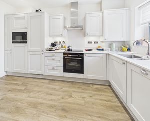 KITCHEN/BREAKFAST ROOM- click for photo gallery